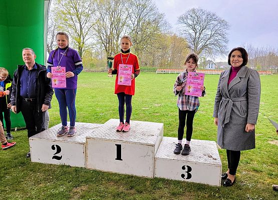 Grafika 5: W Szczenurzy odbył się trzeci bieg "Krasnala"