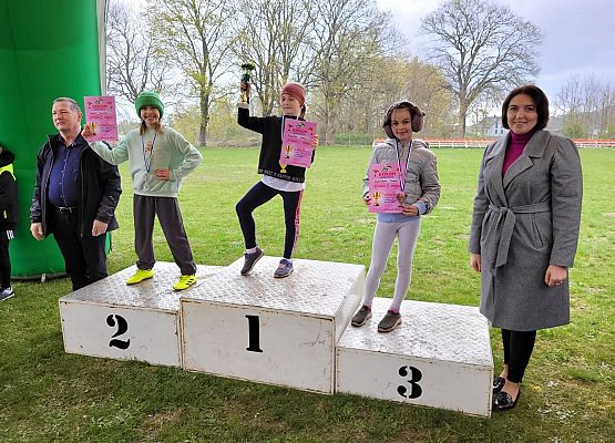 Grafika 10: W Szczenurzy odbył się trzeci bieg "Krasnala"