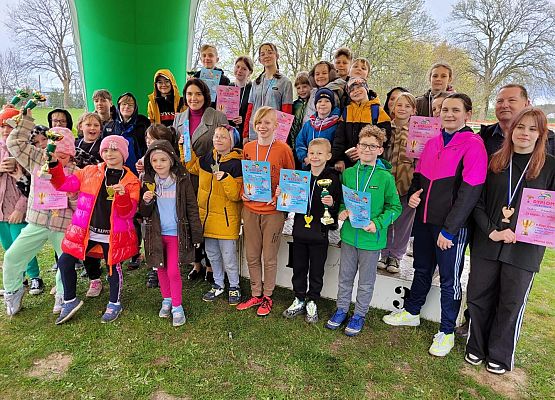 Grafika 12: W Szczenurzy odbył się trzeci bieg "Krasnala"