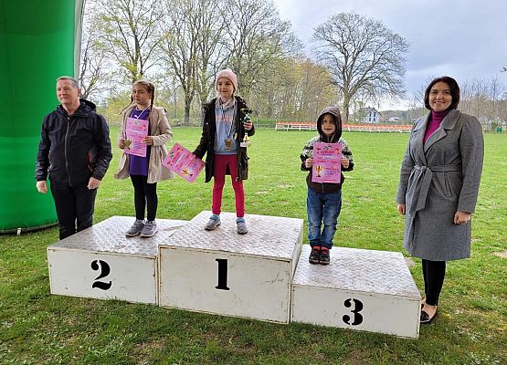 Grafika 17: W Szczenurzy odbył się trzeci bieg "Krasnala"