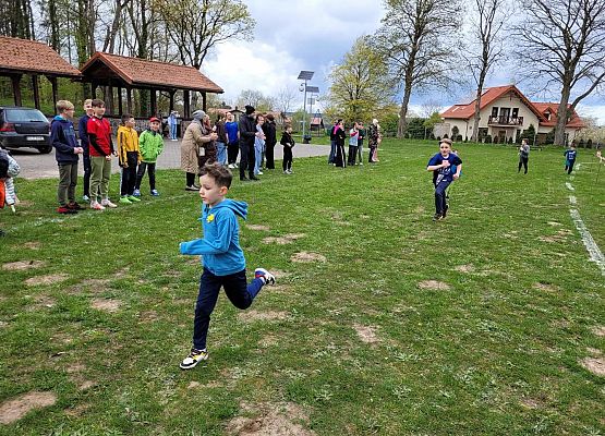 Grafika 20: W Szczenurzy odbył się trzeci bieg "Krasnala"