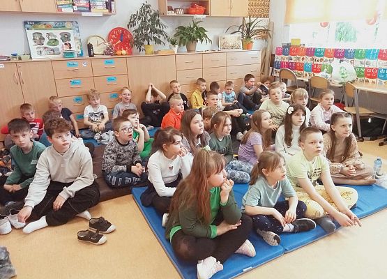 Grafika 2: Zajęcia czytelnicze dla uczniów SP Maszewko