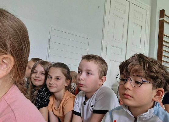 Grafika 5: Niezwykłe spotkanie naszych uczniów z okazji obchodów Światowego Dnia Autyzmu