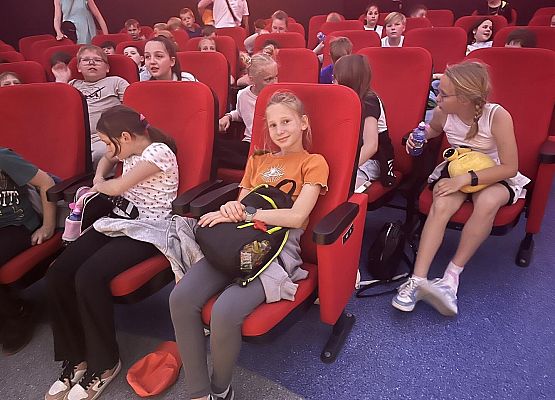 Grafika 6: Uczniowie klas IV i V udali się na wycieczkę do Torunia