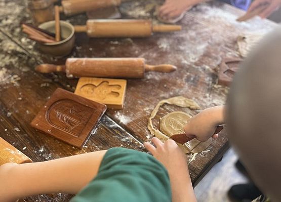 Grafika 7: Uczniowie klas IV i V udali się na wycieczkę do Torunia