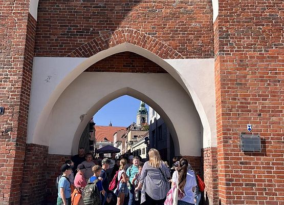 Grafika 18: Uczniowie klas IV i V udali się na wycieczkę do Torunia