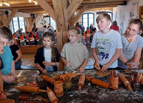 Grafika 32: Uczniowie klas IV i V udali się na wycieczkę do Torunia