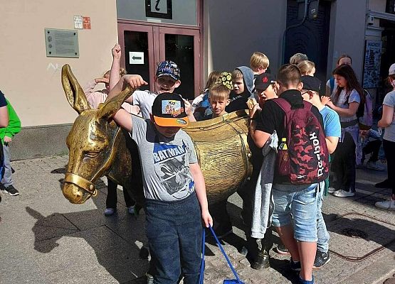 Grafika 34: Uczniowie klas IV i V udali się na wycieczkę do Torunia