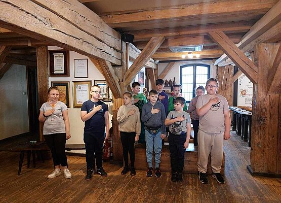 Grafika 41: Uczniowie klas IV i V udali się na wycieczkę do Torunia