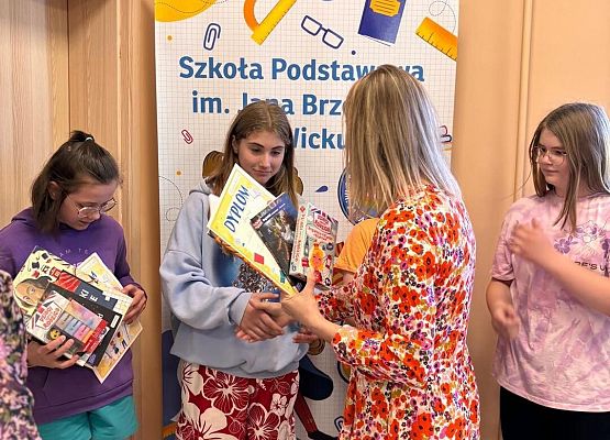 Grafika 1: Konkurs wiedzy o krajach anglojęzycznych z okazji Dnia Języka Angielskiego