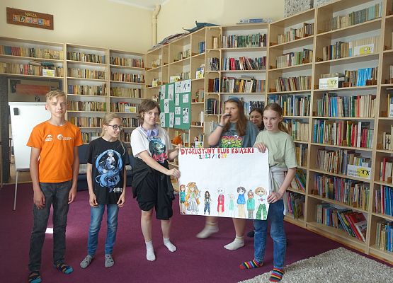 Grafika 1: Podsumowanie tegorocznych działań Dyskusyjnego Klubu Książki i Pogotowia Książkowego