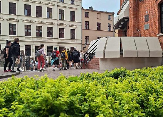 Grafika 1: Majowa wycieczka klas szóstych do Torunia