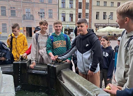 Grafika 10: Majowa wycieczka klas szóstych do Torunia