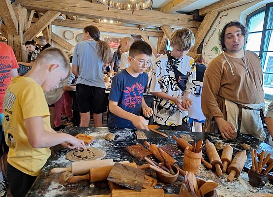 Grafika 16: Majowa wycieczka klas szóstych do Torunia