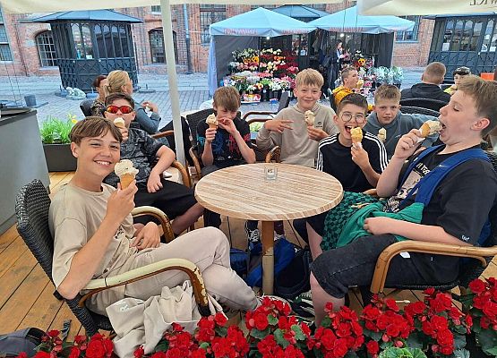 Grafika 23: Majowa wycieczka klas szóstych do Torunia