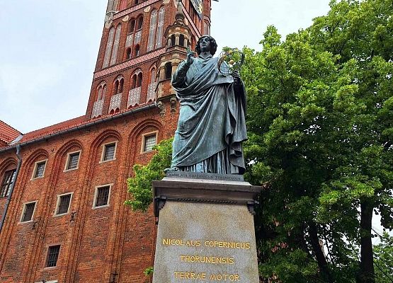 Grafika 33: Majowa wycieczka klas szóstych do Torunia