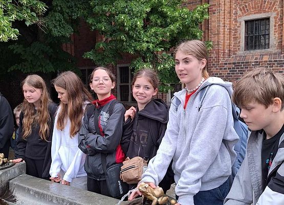 Grafika 36: Majowa wycieczka klas szóstych do Torunia