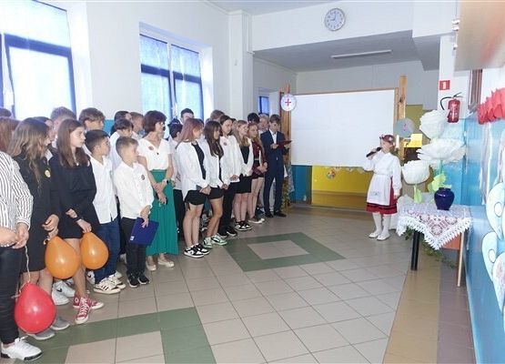 Grafika 1: Obchody Dnia Patrona w szkole w Wicku, 29 maja 2024