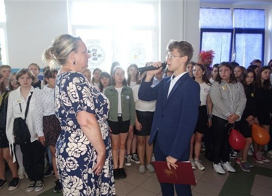 Grafika 4: Obchody Dnia Patrona w szkole w Wicku, 29 maja 2024