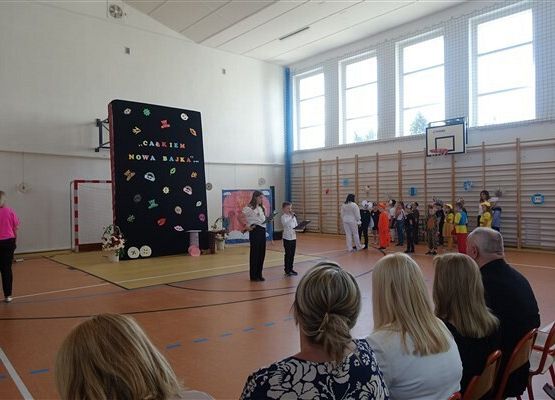 Grafika 15: Obchody Dnia Patrona w szkole w Wicku, 29 maja 2024