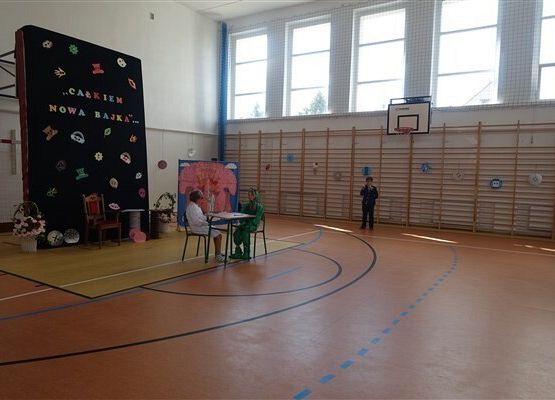 Grafika 28: Obchody Dnia Patrona w szkole w Wicku, 29 maja 2024