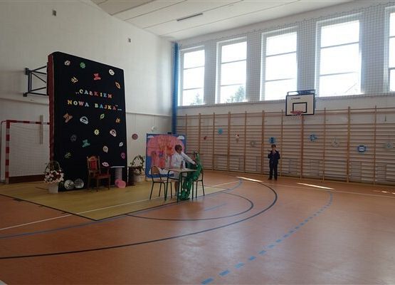 Grafika 29: Obchody Dnia Patrona w szkole w Wicku, 29 maja 2024