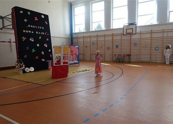 Grafika 35: Obchody Dnia Patrona w szkole w Wicku, 29 maja 2024