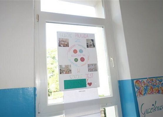 Grafika 40: Obchody Dnia Patrona w szkole w Wicku, 29 maja 2024