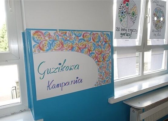 Grafika 41: Obchody Dnia Patrona w szkole w Wicku, 29 maja 2024