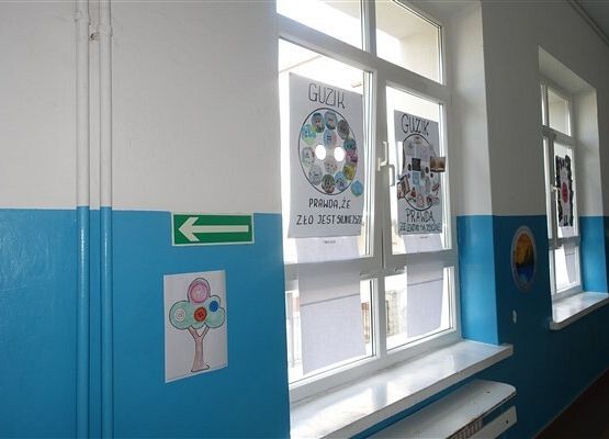 Grafika 43: Obchody Dnia Patrona w szkole w Wicku, 29 maja 2024