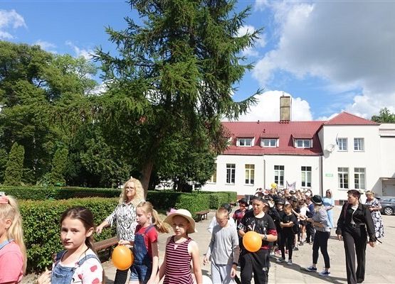Grafika 59: Obchody Dnia Patrona w szkole w Wicku, 29 maja 2024