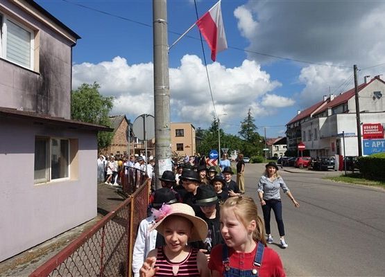 Grafika 66: Obchody Dnia Patrona w szkole w Wicku, 29 maja 2024