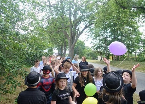 Grafika 73: Obchody Dnia Patrona w szkole w Wicku, 29 maja 2024