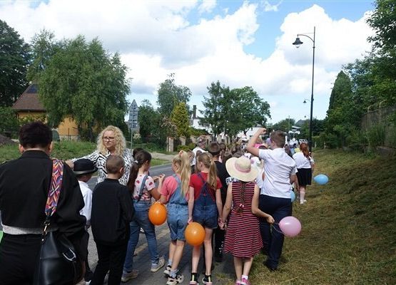 Grafika 76: Obchody Dnia Patrona w szkole w Wicku, 29 maja 2024