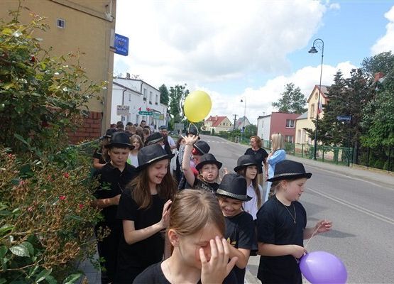 Grafika 78: Obchody Dnia Patrona w szkole w Wicku, 29 maja 2024