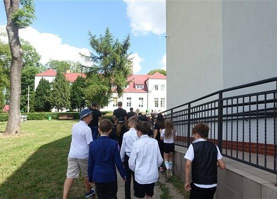 Grafika 81: Obchody Dnia Patrona w szkole w Wicku, 29 maja 2024