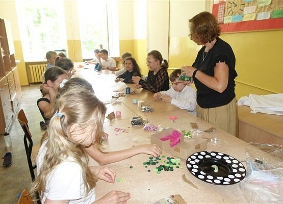 Grafika 83: Obchody Dnia Patrona w szkole w Wicku, 29 maja 2024