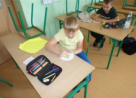 Grafika 93: Obchody Dnia Patrona w szkole w Wicku, 29 maja 2024