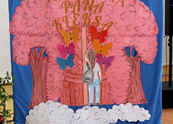 Grafika 115: Obchody Dnia Patrona w szkole w Wicku, 29 maja 2024