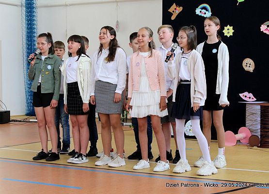 Grafika 127: Obchody Dnia Patrona w szkole w Wicku, 29 maja 2024