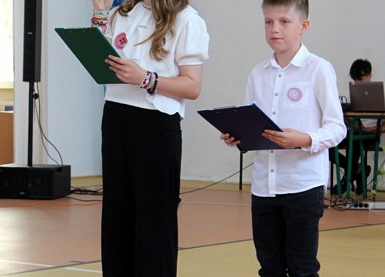 Grafika 128: Obchody Dnia Patrona w szkole w Wicku, 29 maja 2024