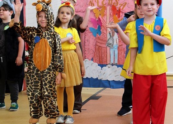 Grafika 130: Obchody Dnia Patrona w szkole w Wicku, 29 maja 2024