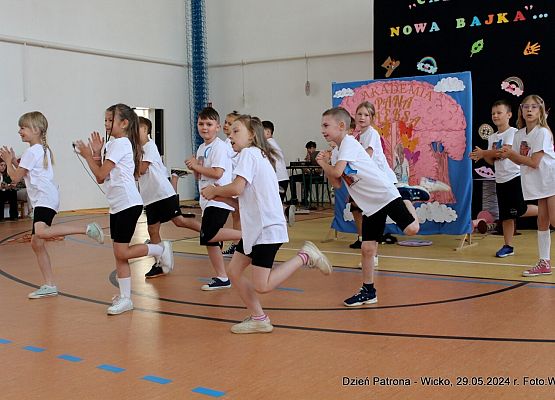 Grafika 138: Obchody Dnia Patrona w szkole w Wicku, 29 maja 2024