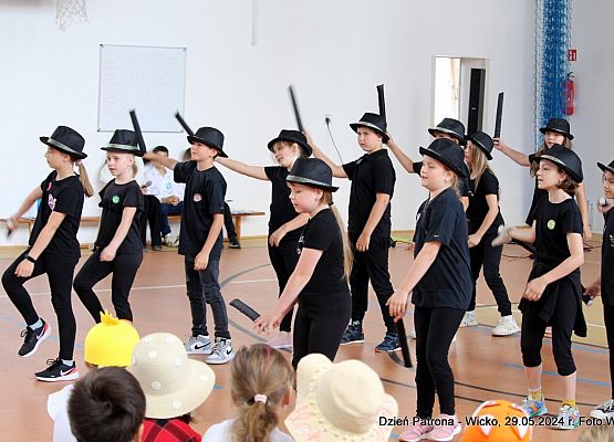 Grafika 155: Obchody Dnia Patrona w szkole w Wicku, 29 maja 2024