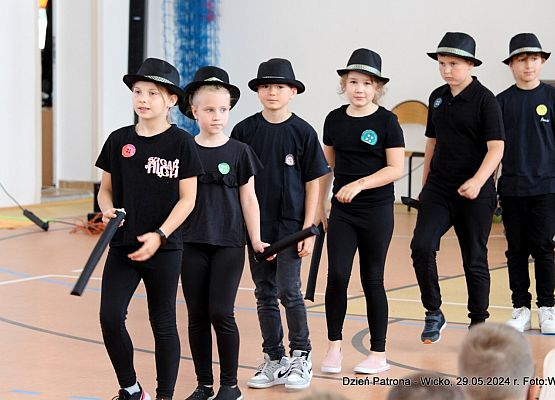 Grafika 160: Obchody Dnia Patrona w szkole w Wicku, 29 maja 2024