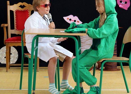 Grafika 169: Obchody Dnia Patrona w szkole w Wicku, 29 maja 2024