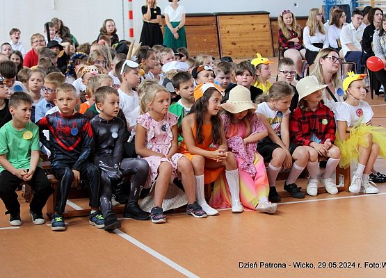 Grafika 184: Obchody Dnia Patrona w szkole w Wicku, 29 maja 2024