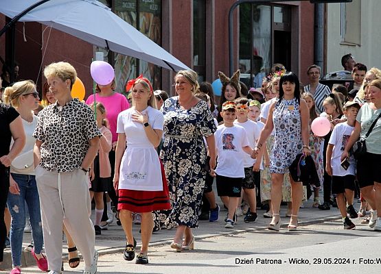Grafika 202: Obchody Dnia Patrona w szkole w Wicku, 29 maja 2024
