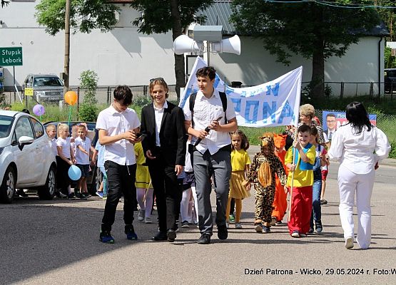 Grafika 207: Obchody Dnia Patrona w szkole w Wicku, 29 maja 2024