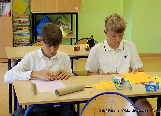 Grafika 215: Obchody Dnia Patrona w szkole w Wicku, 29 maja 2024